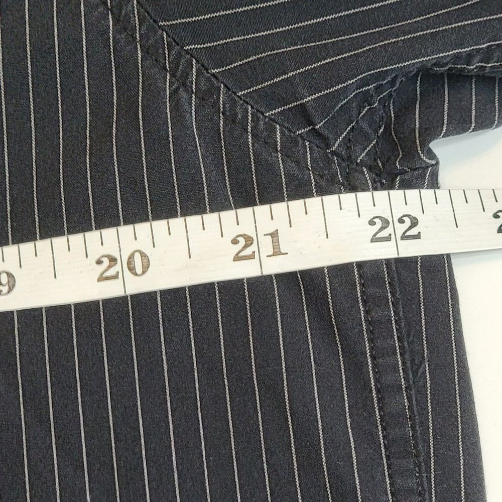RVCA Men's Large Black and White Pin Stripe Button Down Shirt W/Embroidery - EUC - Picture 11 of 13